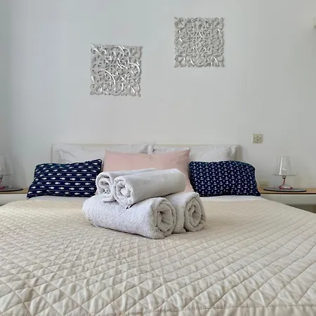 Apartment Maya Mallis Adamantas (Milos)