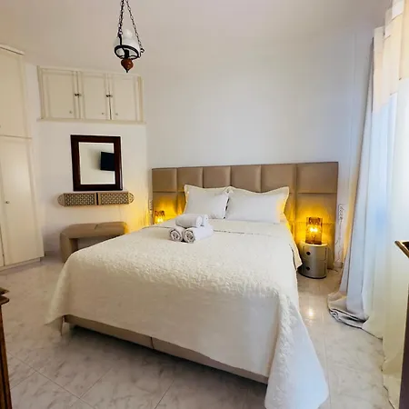 Maya Mallis Apartment Adamantas (Milos)