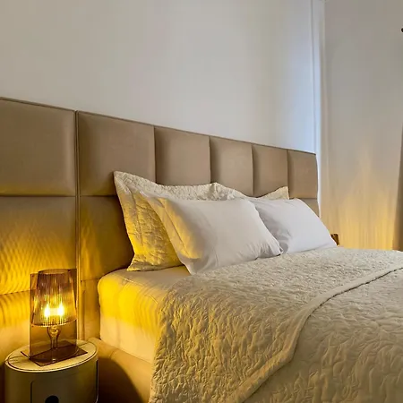 Maya Mallis Apartment