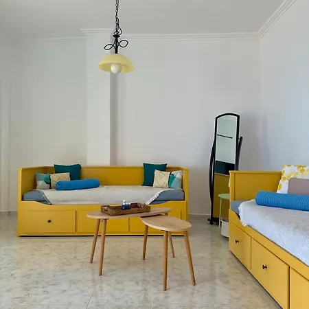 Maya Mallis Adamantas (Milos)