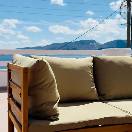 Maya Mallis * Adamantas (Milos)