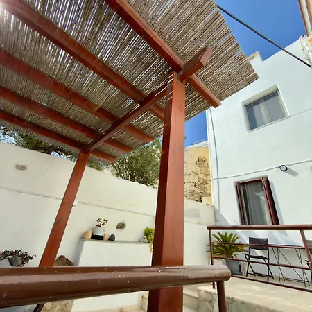 Maya Mallis Apartment Adamantas (Milos)